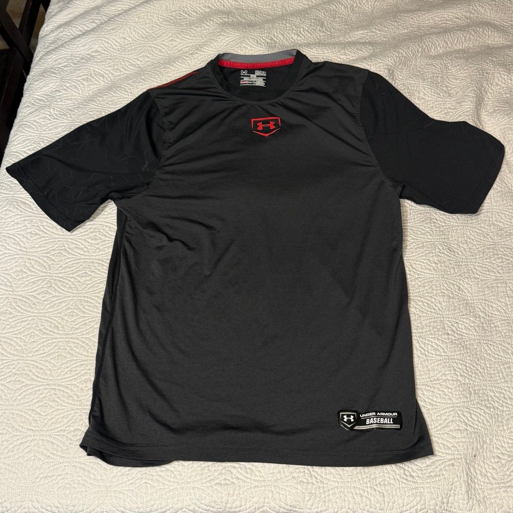 Under Armour Men's Medium Baseball Heatgear‎ Fitted Shirt